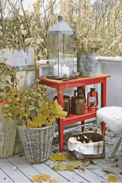 Een sfeervol balkon of dakterras in de herfst